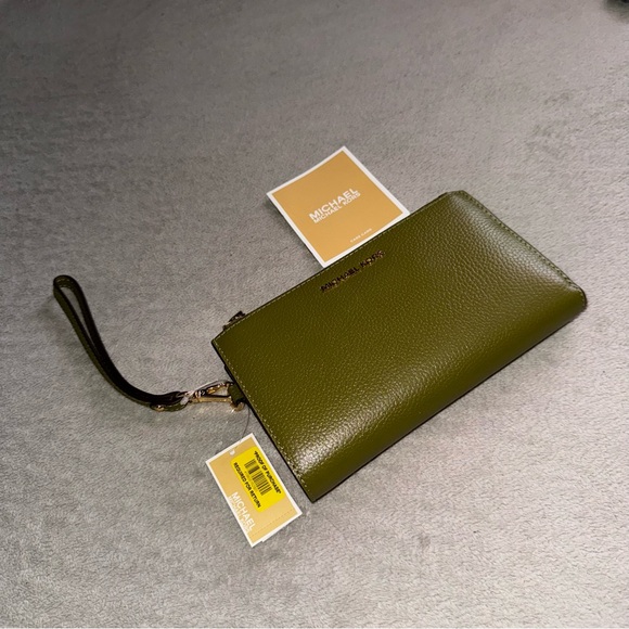 Michael Kors Adele Double Zip Gold Tone Wristlet NWT Smokey olive - Picture 1 of 10